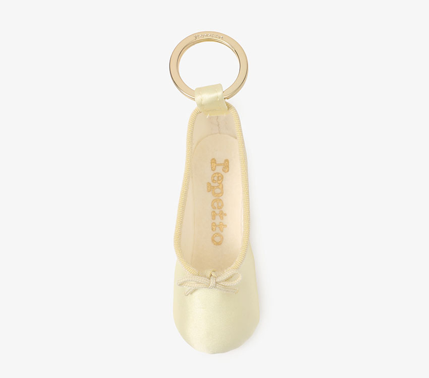 【新品】Repettoバレリーナシューズキーホルダー repetto】トゥーシューズキーホルダー - バレエ専門店CHERIE